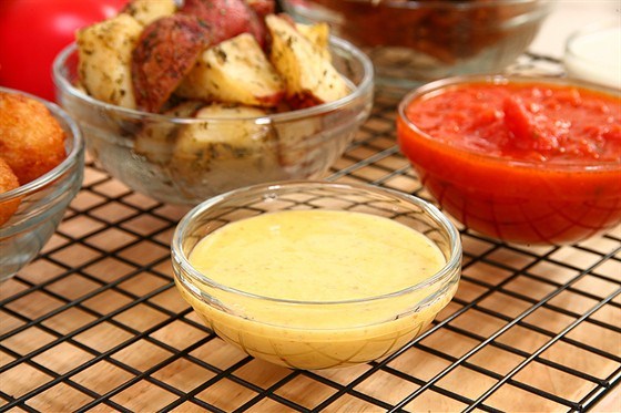 Острый горчичный соус с медом и чесноком