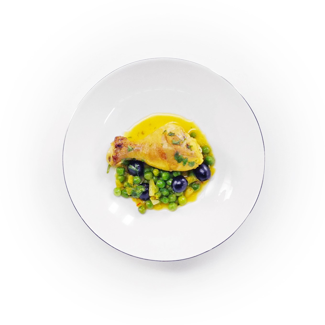 Куриные голени с шафраном, оливками и горошком