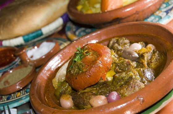 Тажин из баранины с инжиром, грецкими орехами, имбирем и корицей