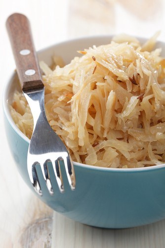 Шукрут по-баварски с яблоками