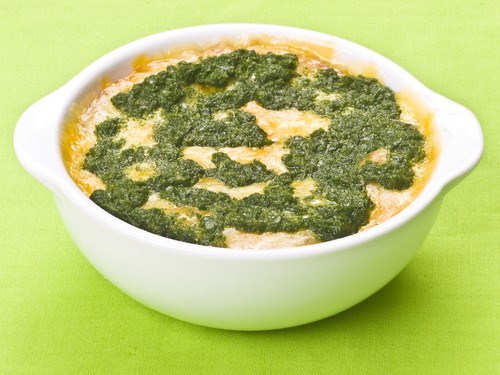 Горячая закуска из шпината и артишоков с сыром