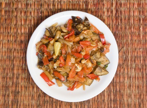 Запеченые овощи с чесноком и пармезаном