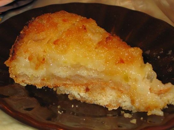 Яблочный манный пирог без яиц