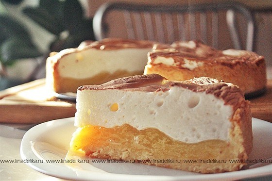 Лимонный пирог с запеченными белками