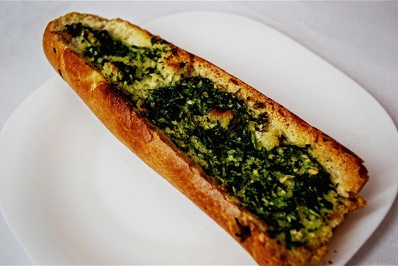 Чесночный хлеб (garlic bread)