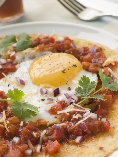 Картофельный хаш с ветчиной и яйцами