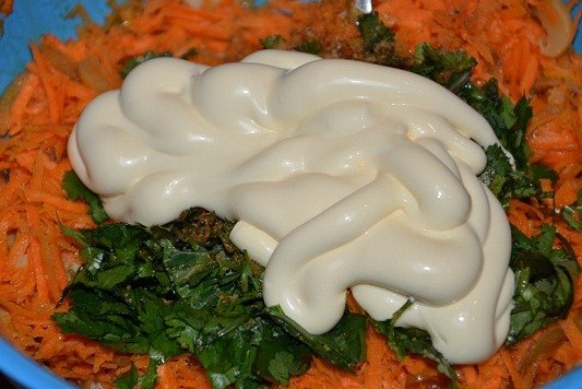 Салат из моркови с шампиньонами