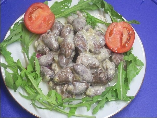Куриные сердца в сметане