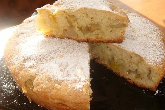 Яблочно-апельсиновый пирог с манкой