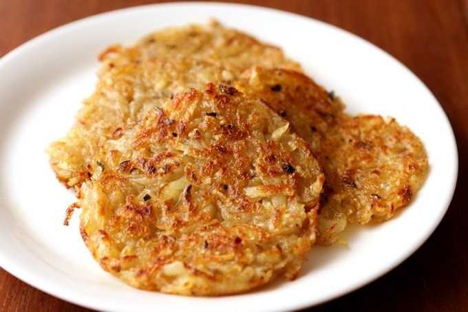 Рёшти с миндалем и перечным соусом