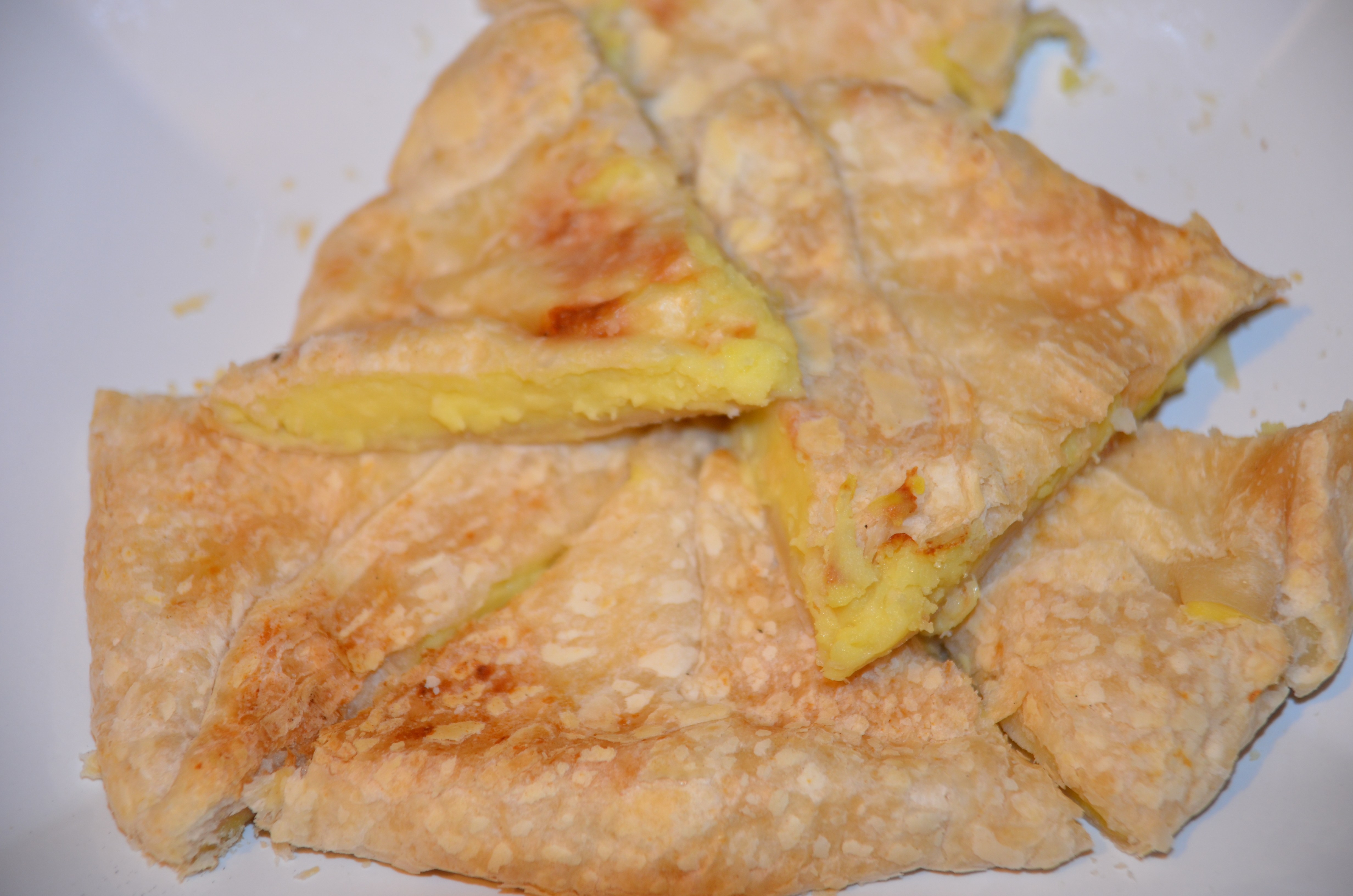 Осетинские пироги с картофельно-сырной начинкой (Картофджин)