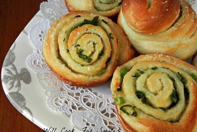 Луково-чесночные рогалики