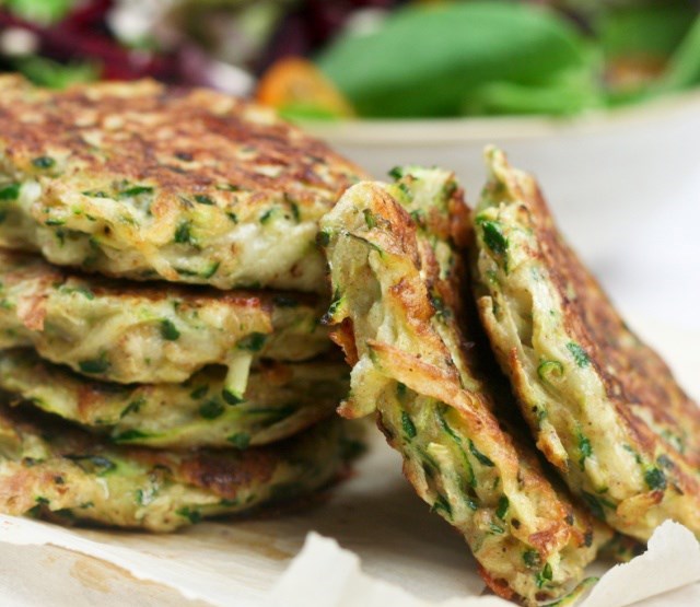 Кабачковые оладьи с сыром и орегано