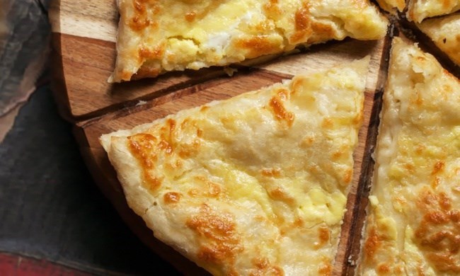 Хачапури с творогом и сыром: рецепт приготовления с фото