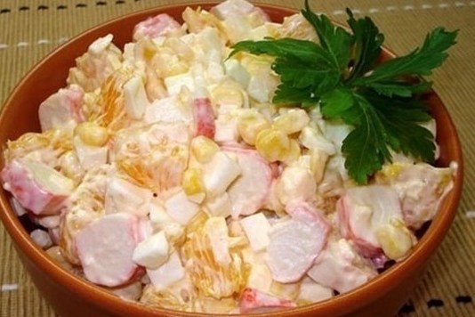 Салат с крабовыми палочками и чесноком – пошаговый рецепт приготовления с фото