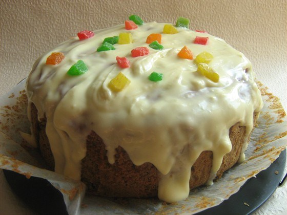 Свекольный торт с ананасами и сырной глазурью