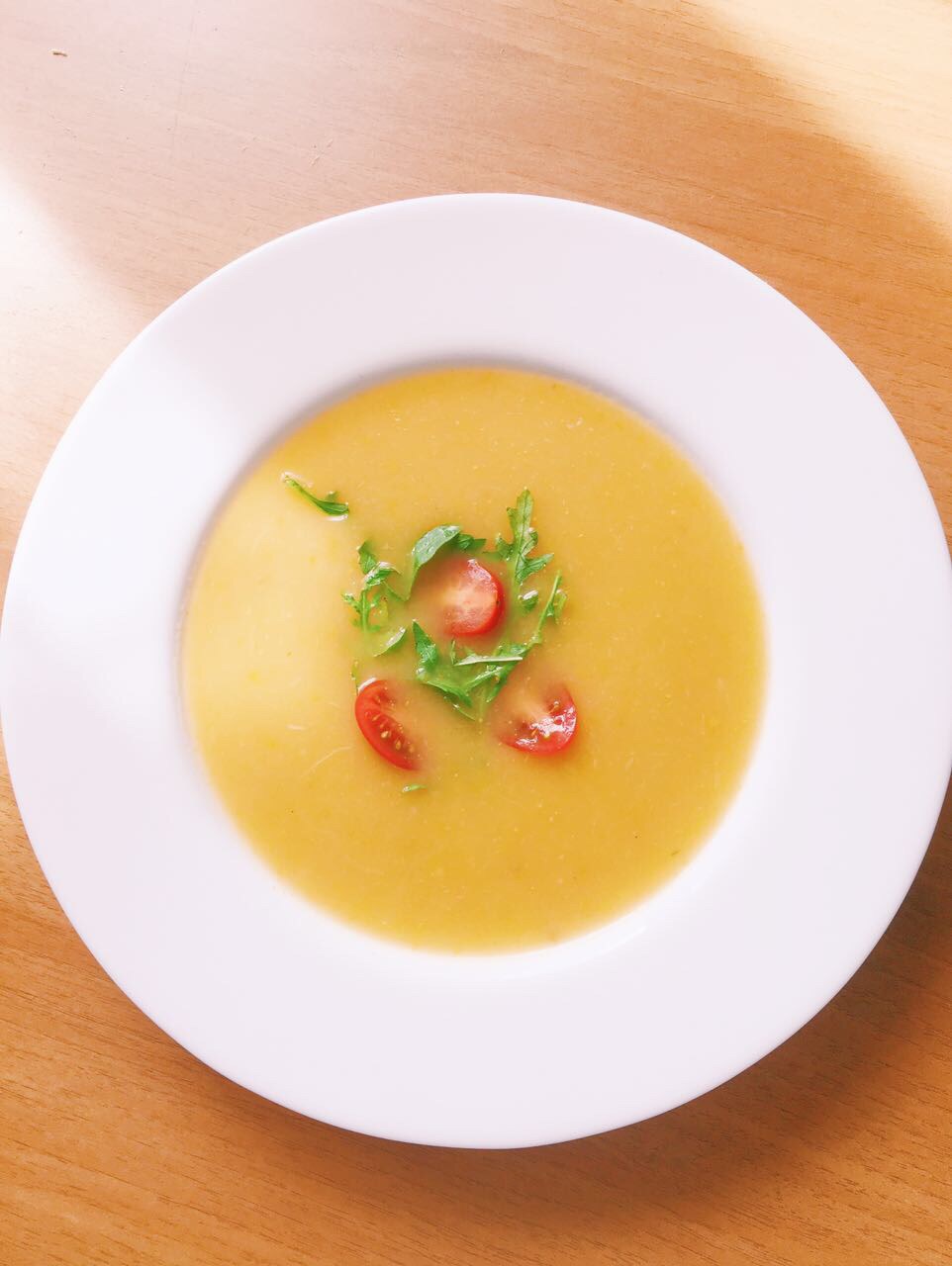 Крем-суп с сельдереем и гренками