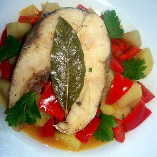 Рыба вареная с овощами (рецепт с фото)