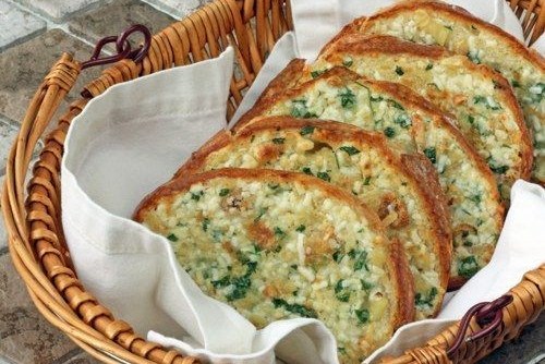 Хлеб с сыром и чесноком в духовке