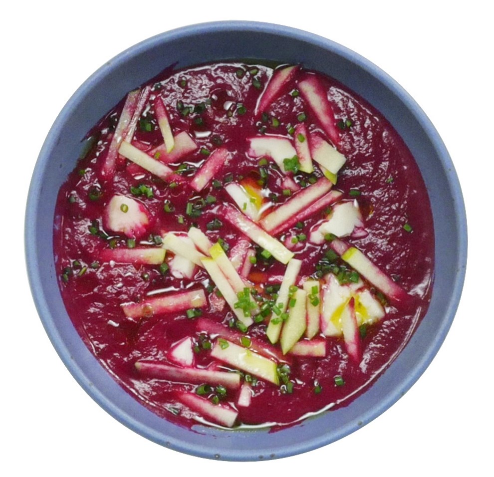 Суп из свеклы с козьим сыром