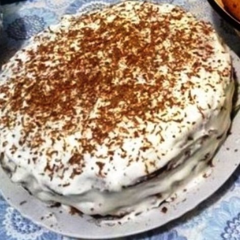 Бисквитный торт с грецкими орехами и сметанным кремом