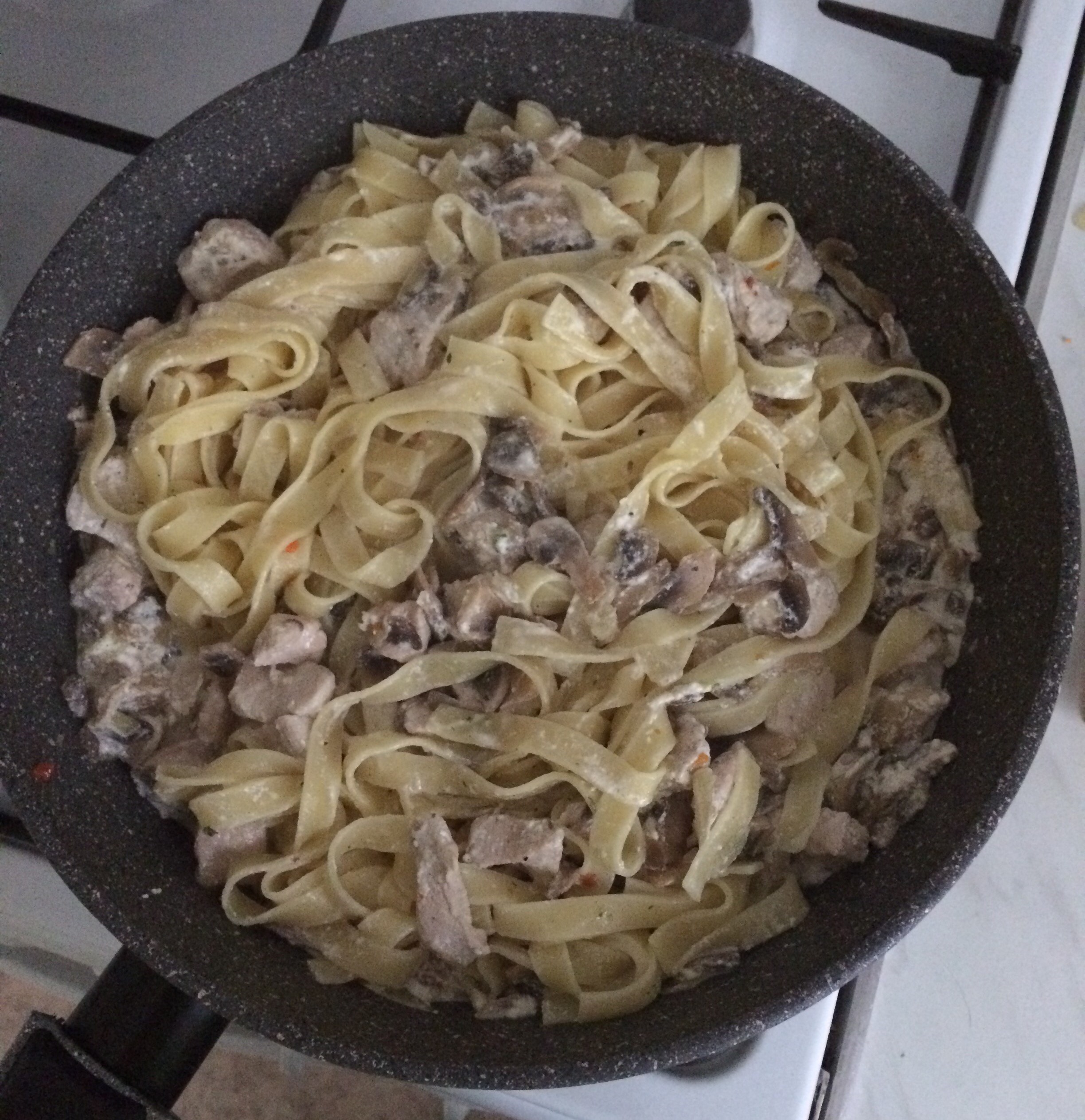 Паста с грибами и курицей в сливочном соусе рецепт – Итальянская кухня: Паста и пицца. «Еда»