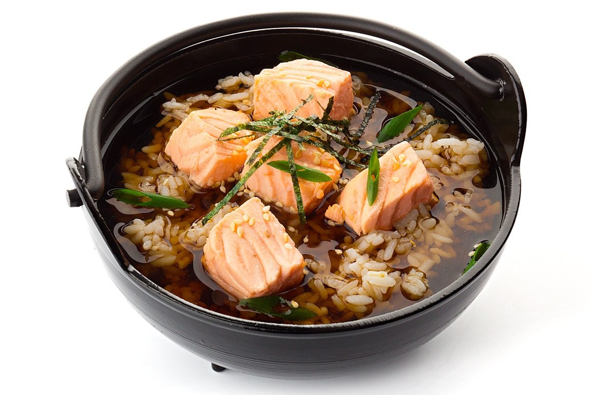Мисо-суп с рисом, лососем и тунцом