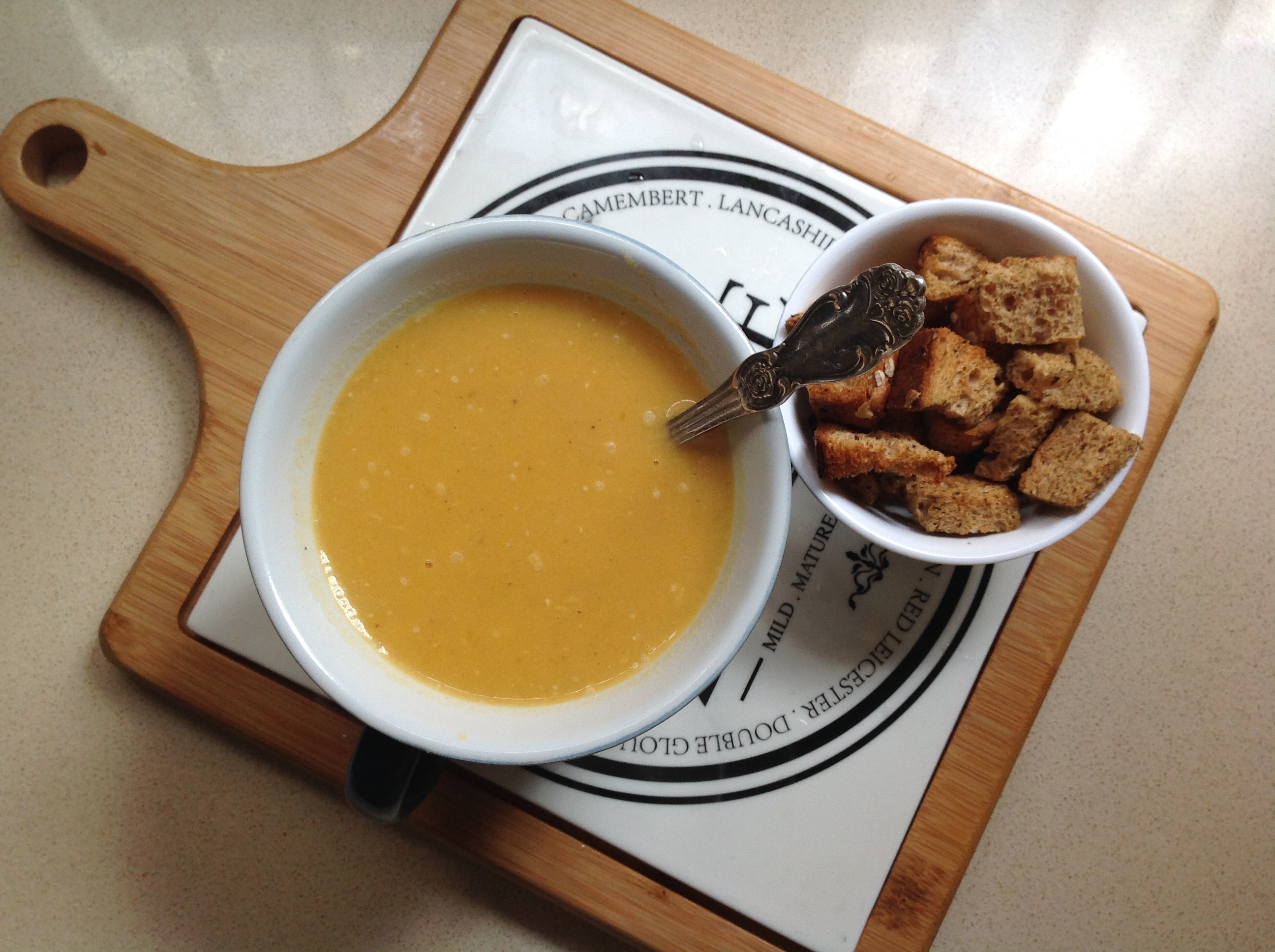 Сливочный крем-суп из запеченной тыквы с чесноком
