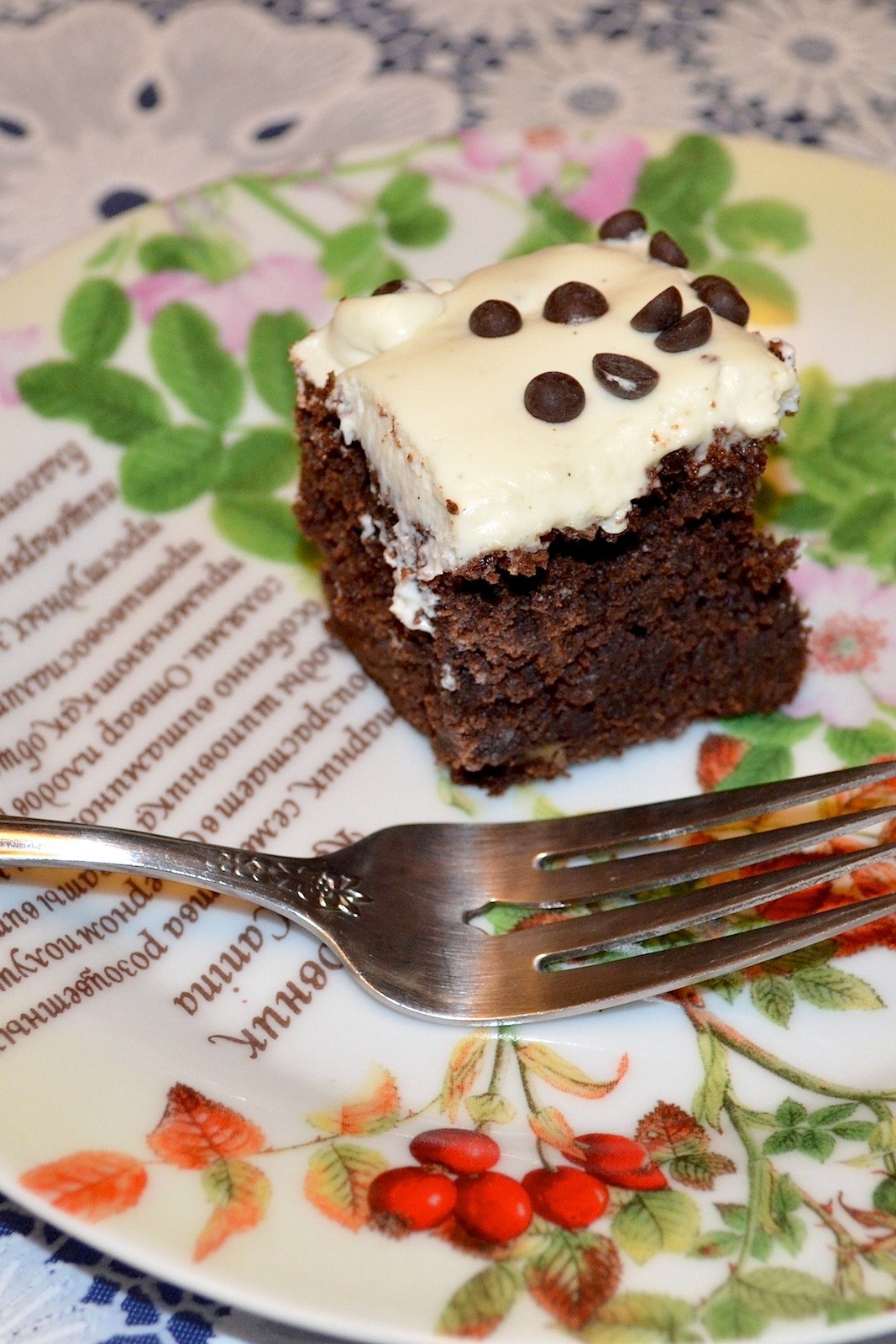 Пп брауни с бананом и какао. Шоколадный Брауни с маскарпоне. Брауни с какао. Торт Брауни с маскарпоне. Брауни с маскарпоне сверху.