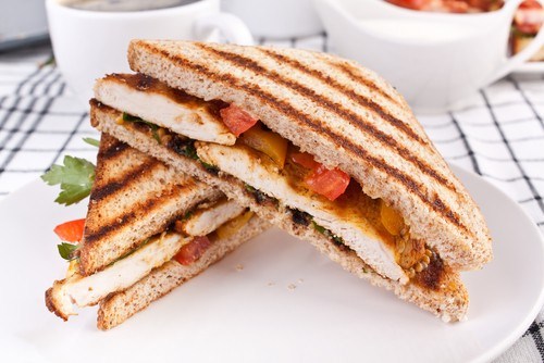 Сэндвич на гриле с куриной грудкой – рецепт
