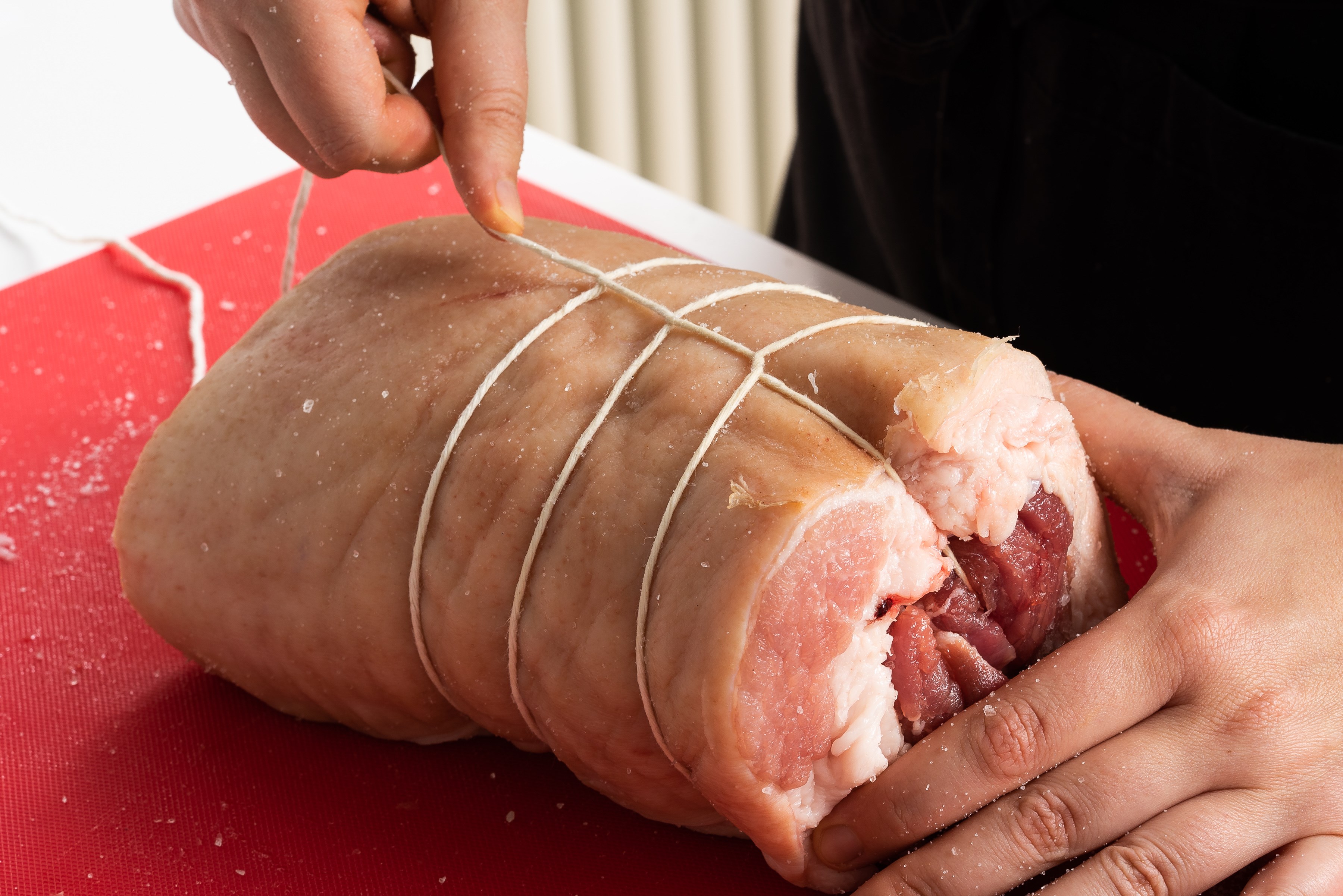 Свиная грудинка в духовке — 16 рецептов с фото пошагово. Как приготовить свиную грудинку в духовке?