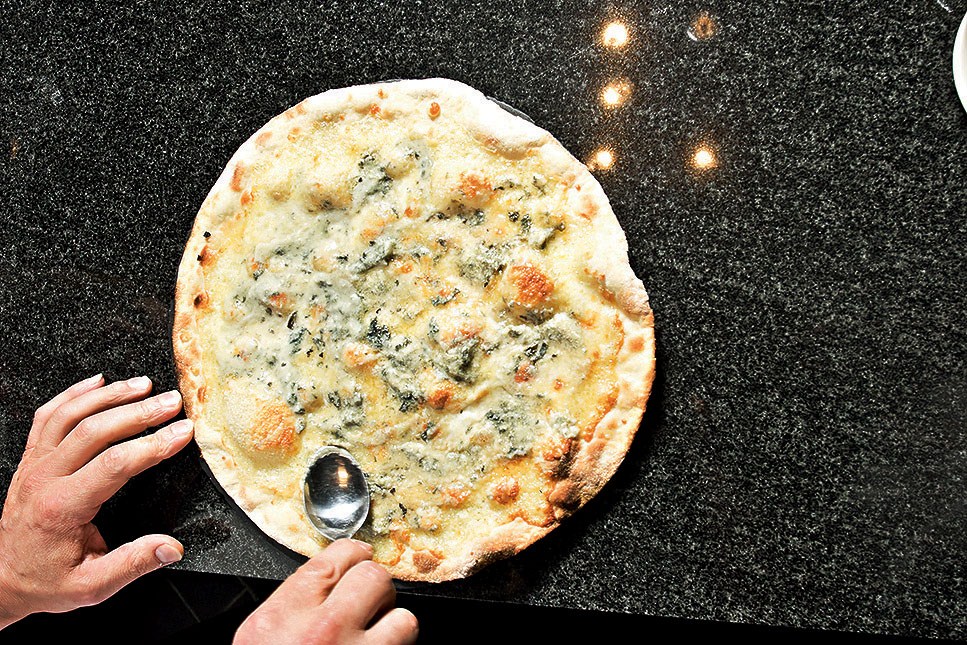 Пицца с грибами и сыром по-французски — пошаговый рецепт | centerforstrategy.ru