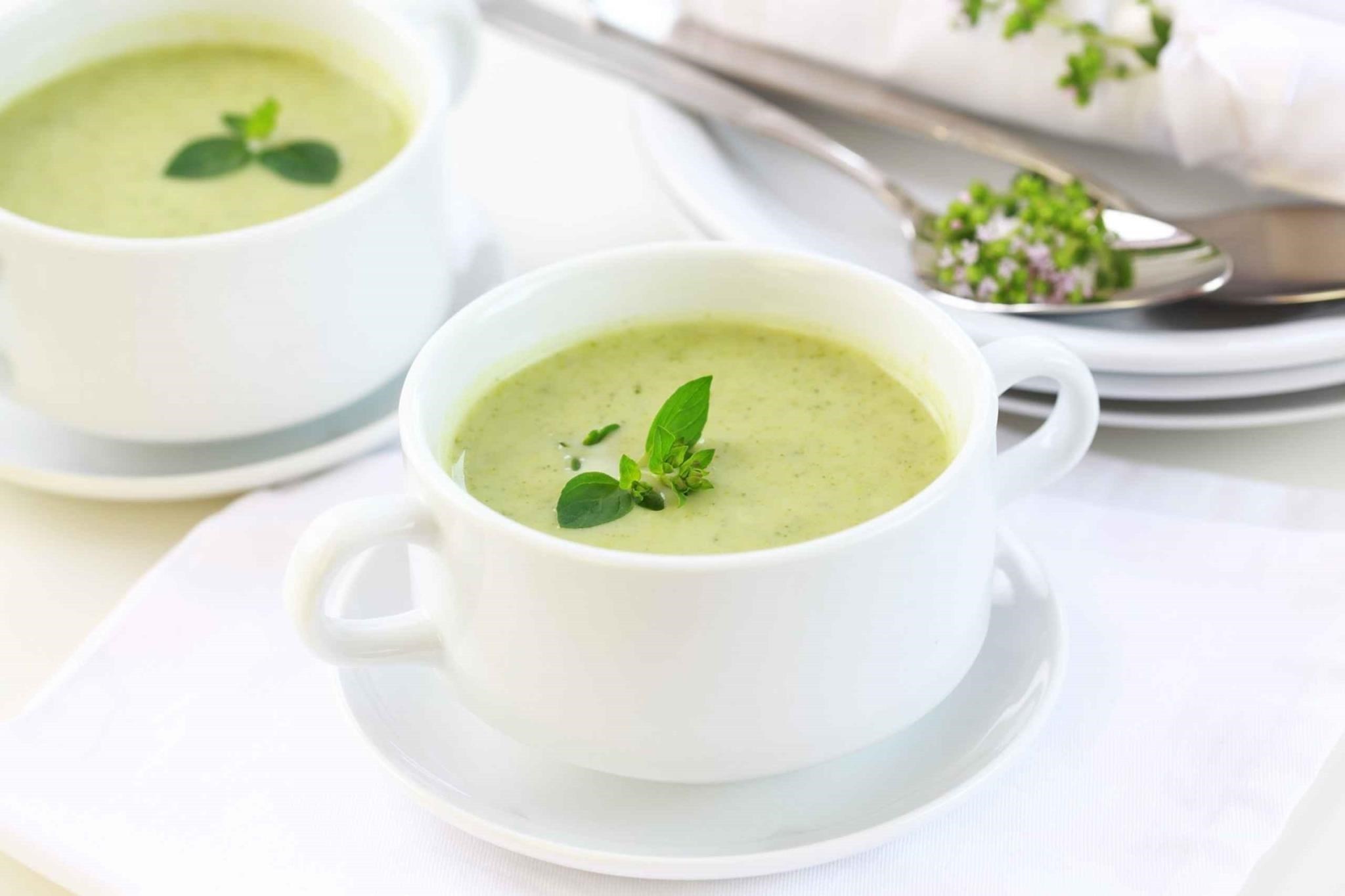 Овощной суп с зелёным горошком
