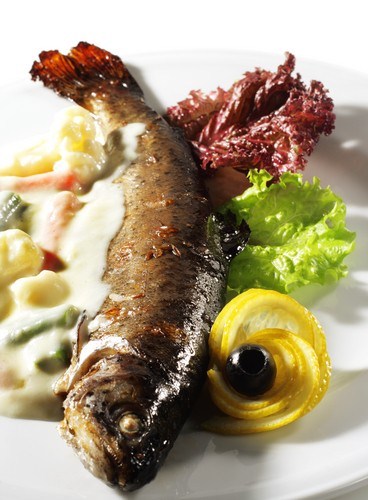 Нежный лосось, запеченный целиком со сладким перцем – пошаговый рецепт приготовления с фото