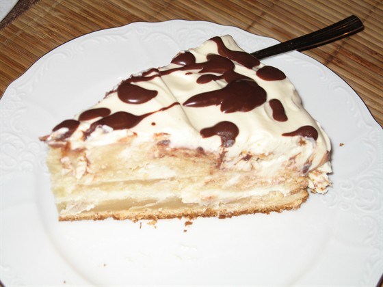 Торт из белого шоколада с персиками