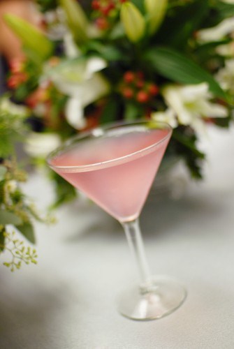Пунш из розового вина с клюквенным соком