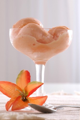 Персиковое йогуртовое мороженое