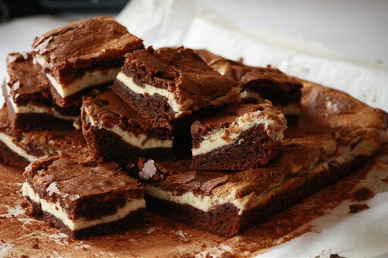 Брауни чизкейк с шоколадом и сливочным сыром простой рецепт пошаговый