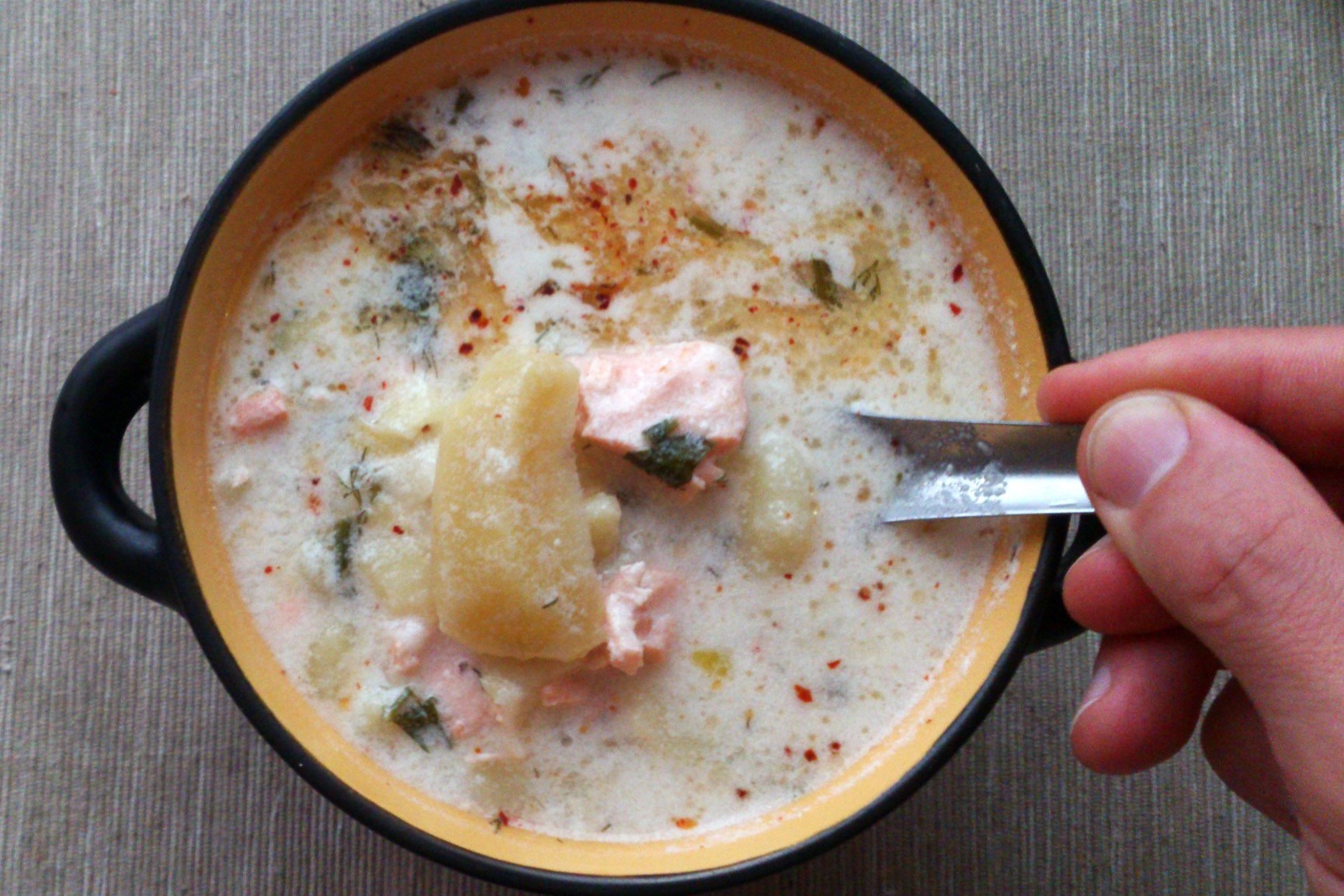 Лохикейтто — рыбный суп из лосося со сливками