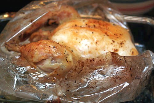 Куриные бедра, запеченные в фольге с соевым соусом, аджикой и медом