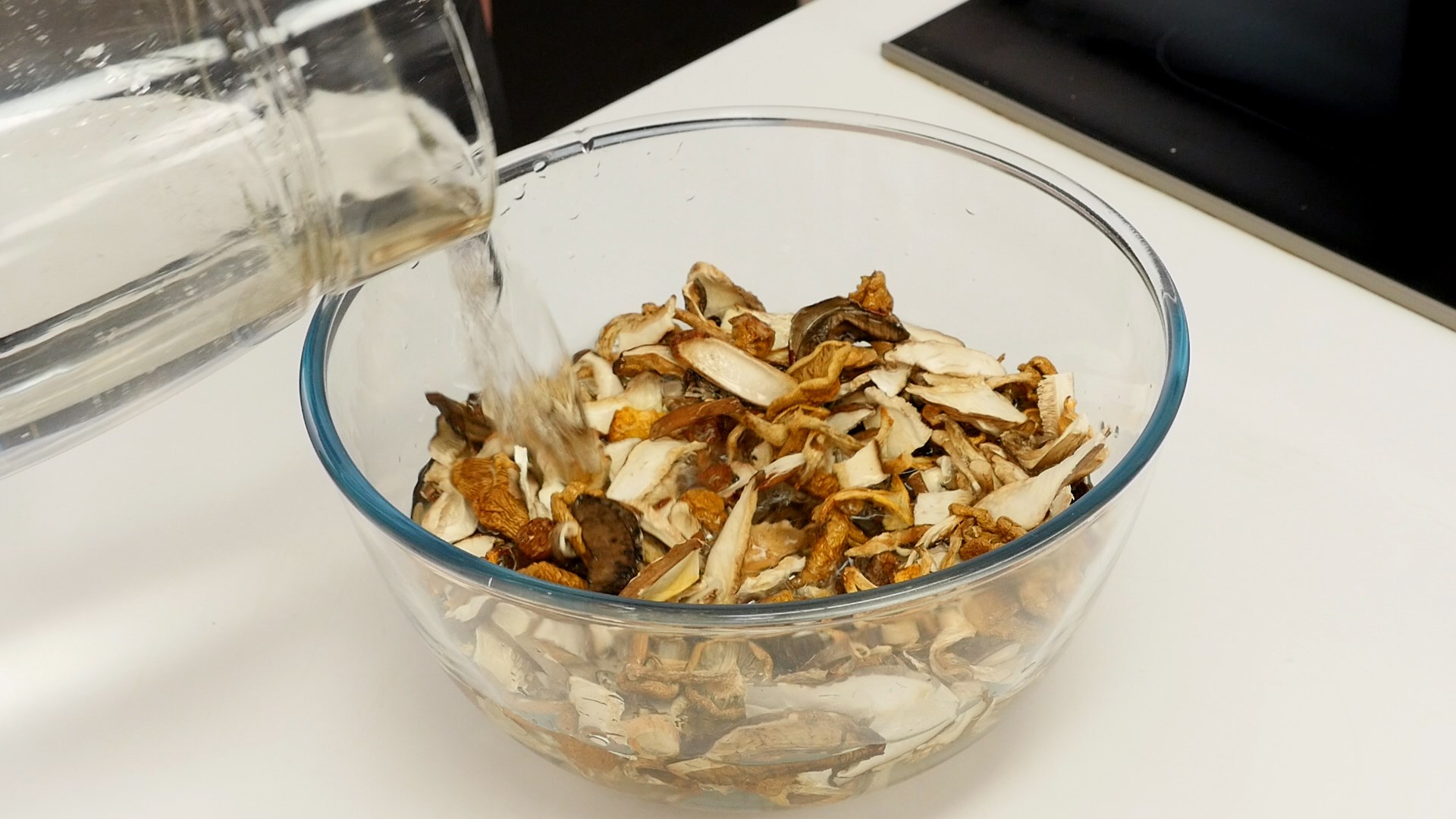 Ароматный ГРИБНОЙ СУП из сушеных грибов - пошаговый рецепт с фото на Готовим дома