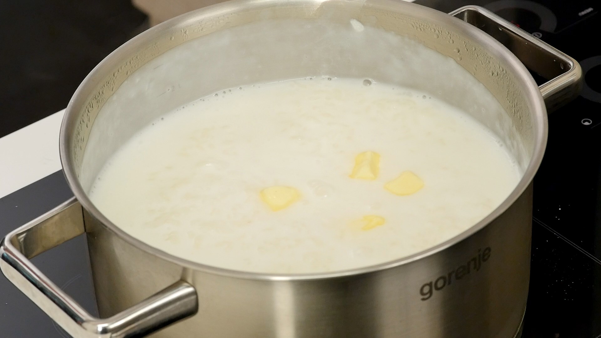 Как приготовить рисовую кашу на молоке: рецепт в кастрюле пошаговый