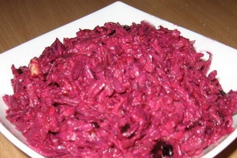 Салат из сырой свеклы - рецепты с фото