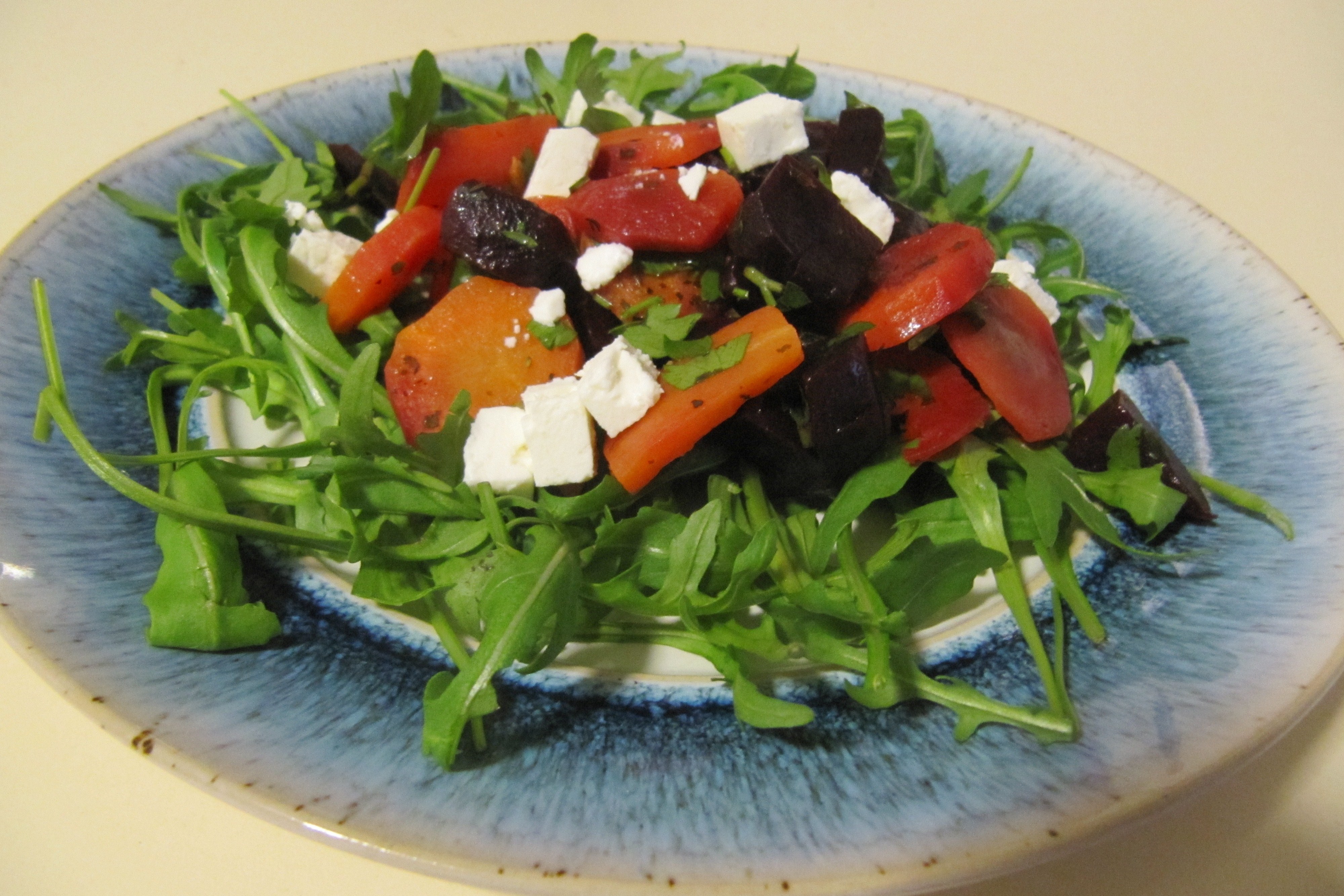 Вместо оливье: легкий и вкусный салат для красивой фигуры