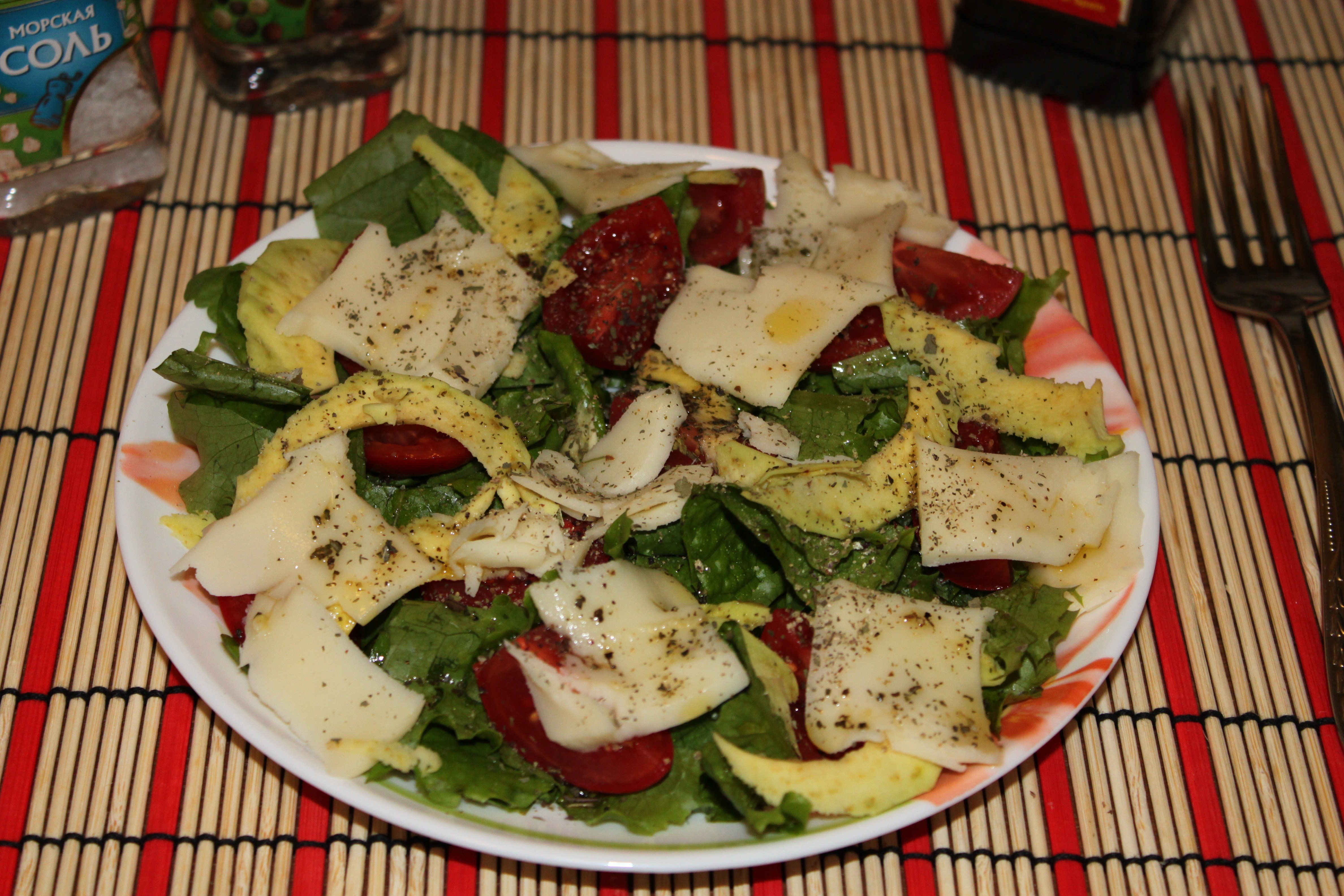 Салат с рукколой, огурцом и авокадо: пошаговый рецепт с видео и фото