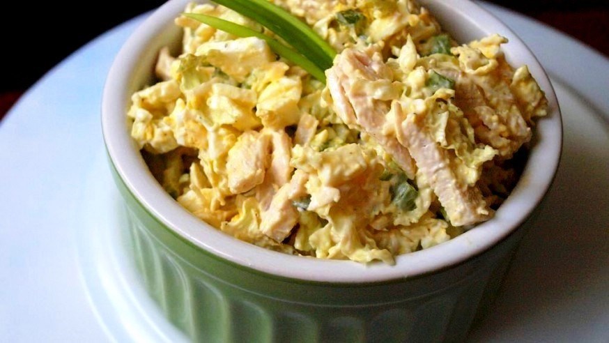 Простой салат с яичными блинами – пошаговый рецепт приготовления с фото