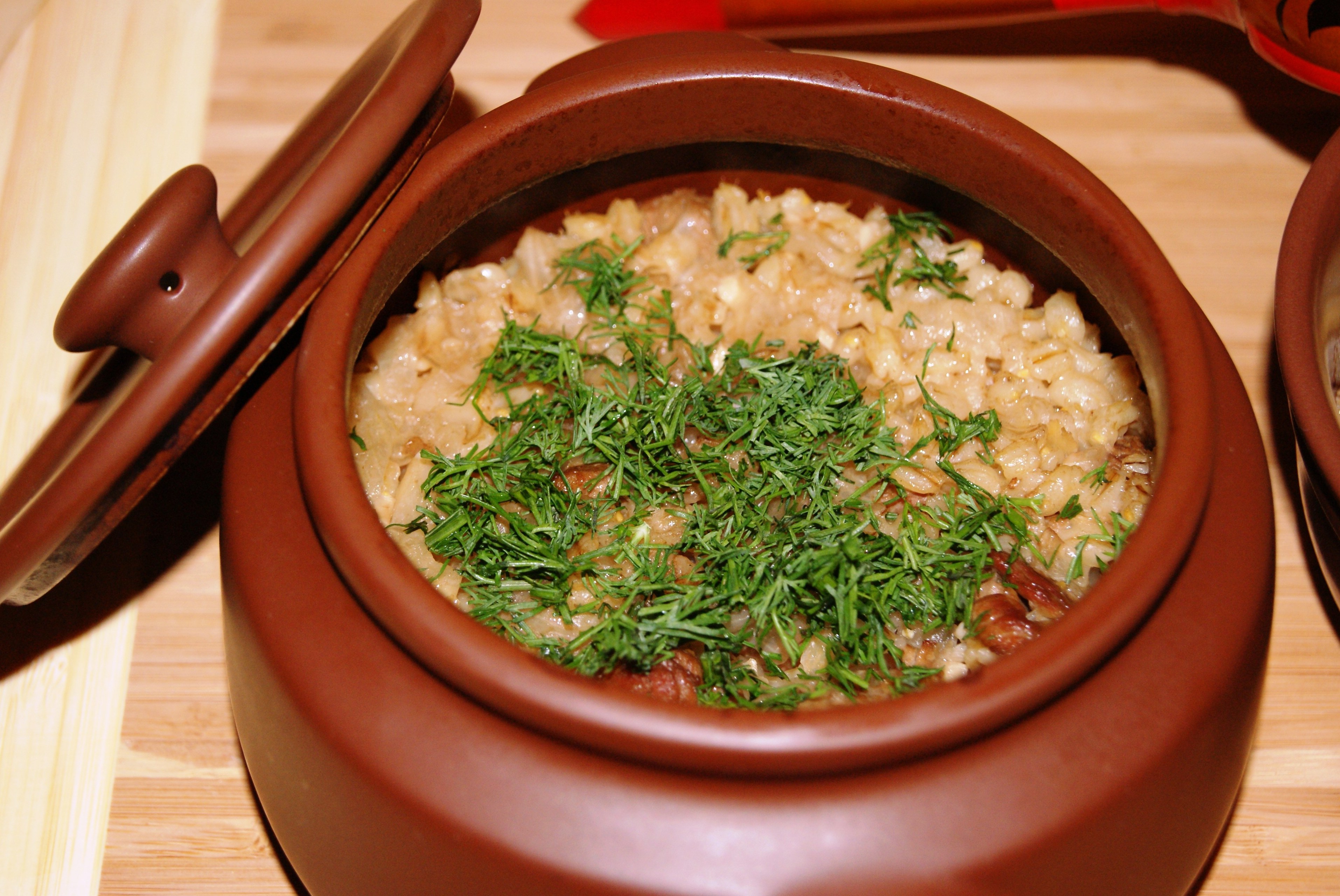 Рис с курицей в горшочках в духовке – пошаговый рецепт с фото, как приготовить в домашних условиях