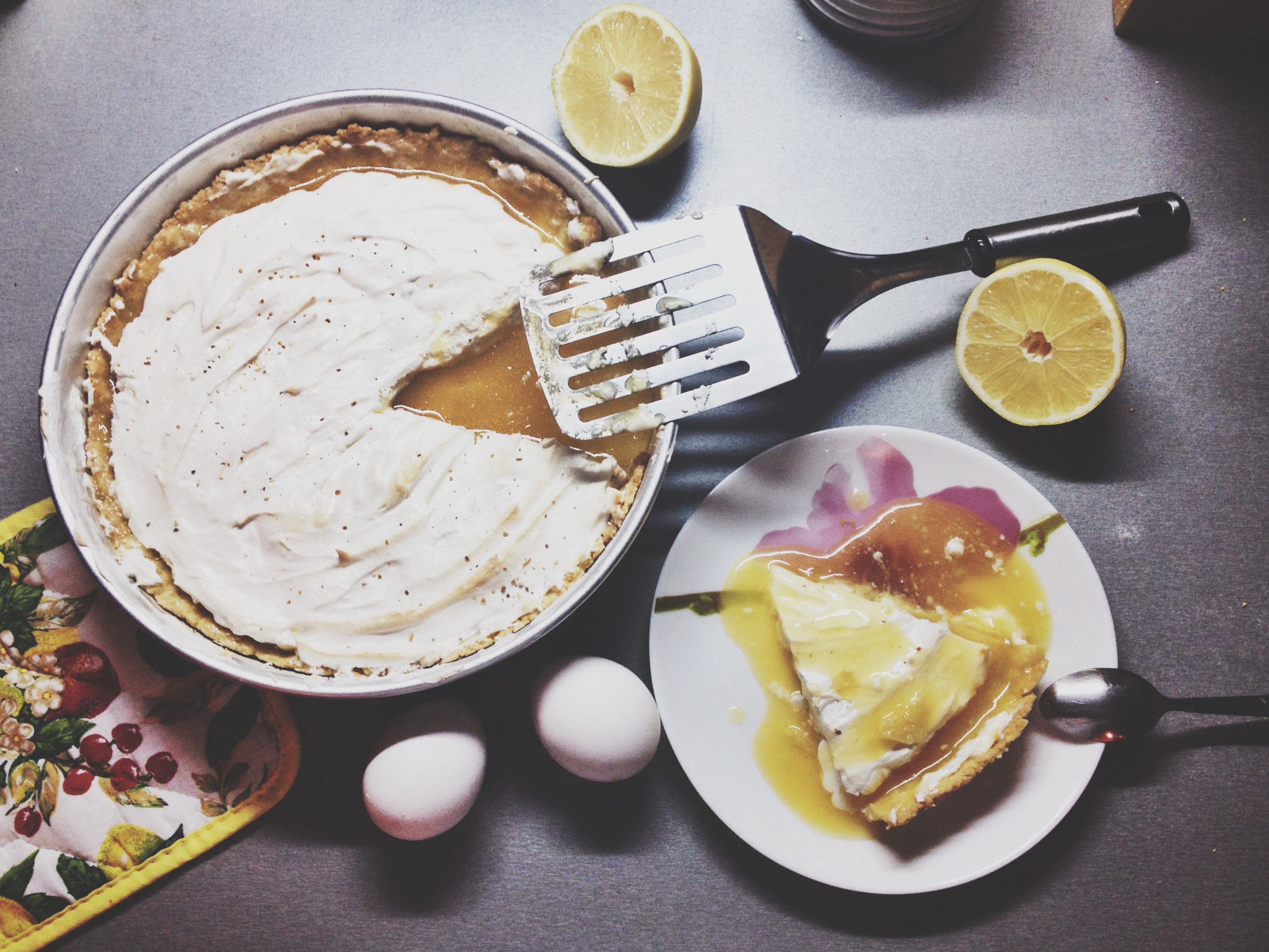 Пирог лимонный с меренгой