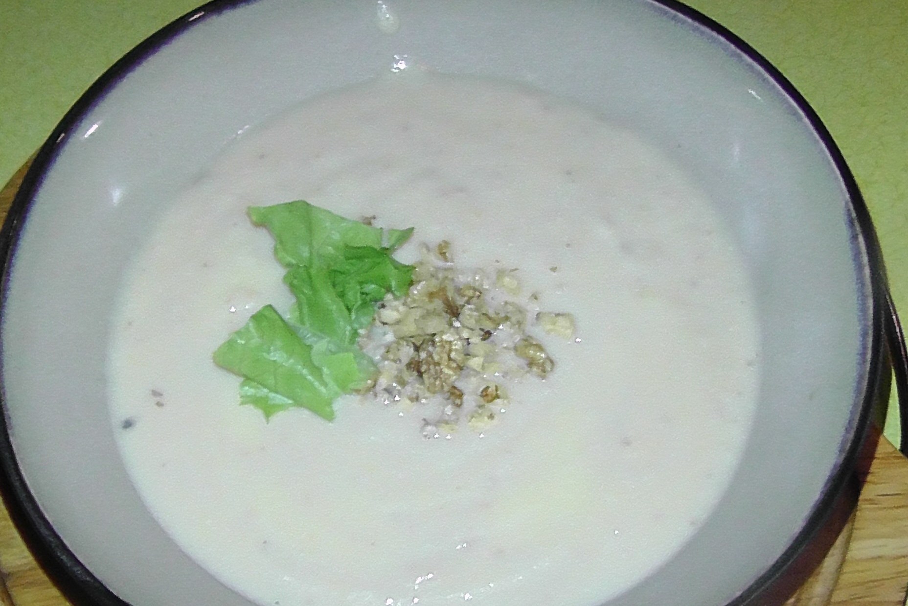 Крем-суп из тыквы с картофелем в молоке и орешками