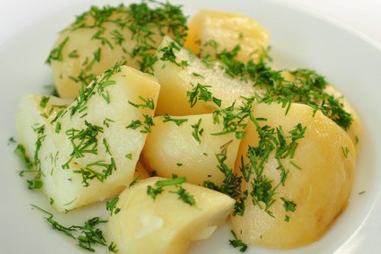 Как приготовить Жареная картошка с чесноком - пошаговое описание